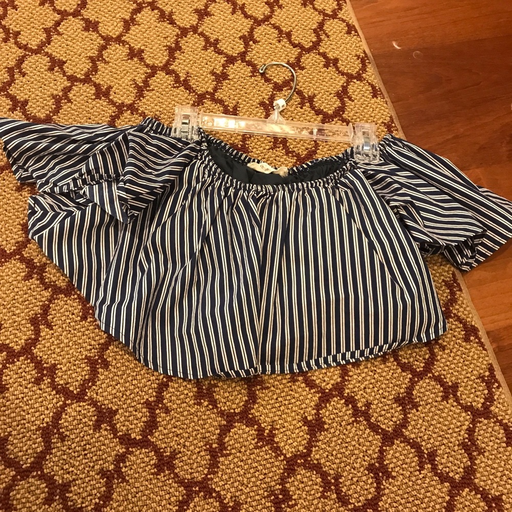 Victoria + sophia off the shoulder crop